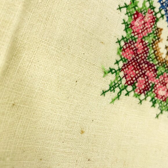 Vintage Linen Dinner Napkins Lot 4 Burlap Needlepoint Embroidered Handmade u - Picture 4 of 5